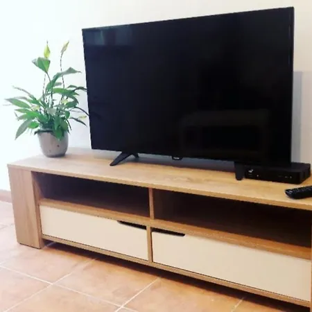 Apartmán Nena Near The Center With Free Parking *